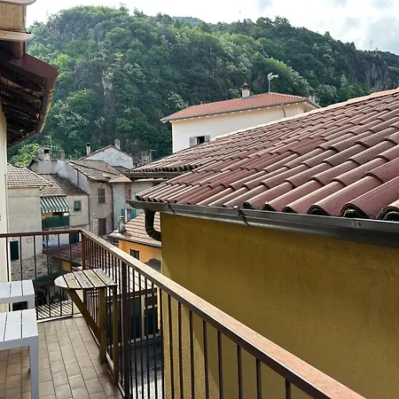 Italian Style In Walking Distance From The Dervio