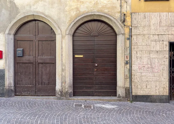 Italian Style In Walking Distance From Apartment *